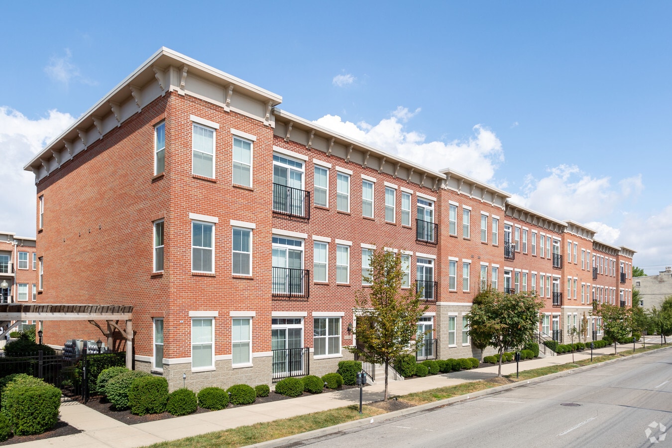 Monmouth Row Apartments For Rent In Newport Ky Forrent Com