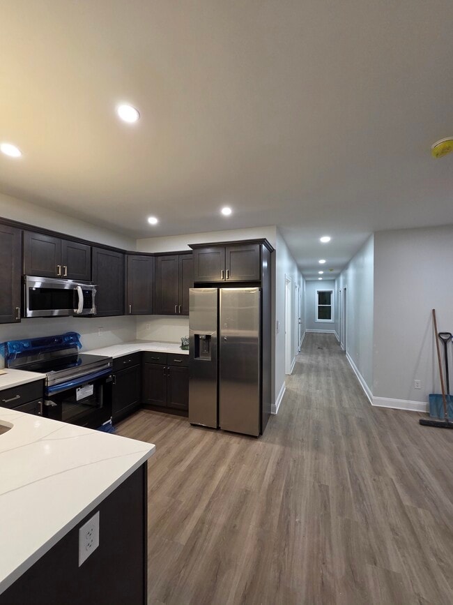 Photo - 840 2nd St Unit Floorb2