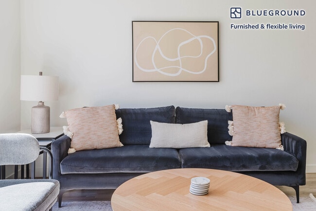 Photo - 22271 Foothill Blvd Unidad FL6-ID1698