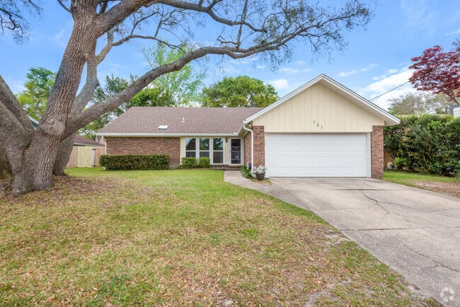 Building Photo - 707 Osage Dr Rental