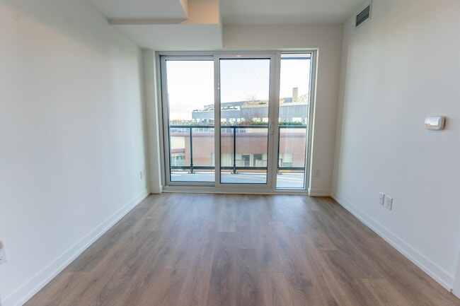 Photo - 1100-1100 Sheppard Ave W