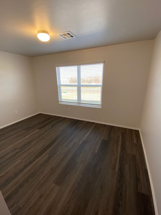 Photo - Pre-Leasing Now! Secure This Modern 3-Bedroom, 2-Bathroom Home in Shadow Valley