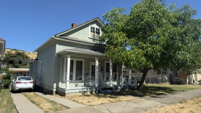 Photo - 1416 SE Pine St