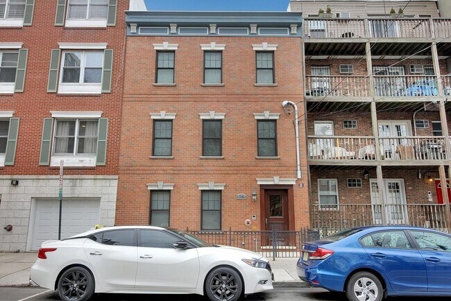 Building Photo - 114 Adams St Unit 3