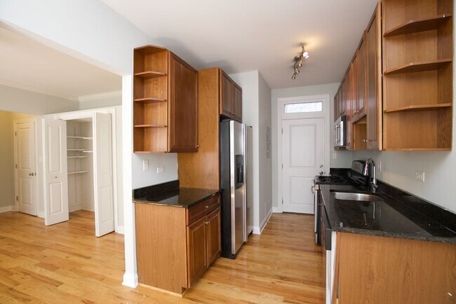 Photo - 726 W Addison St Unidad S3