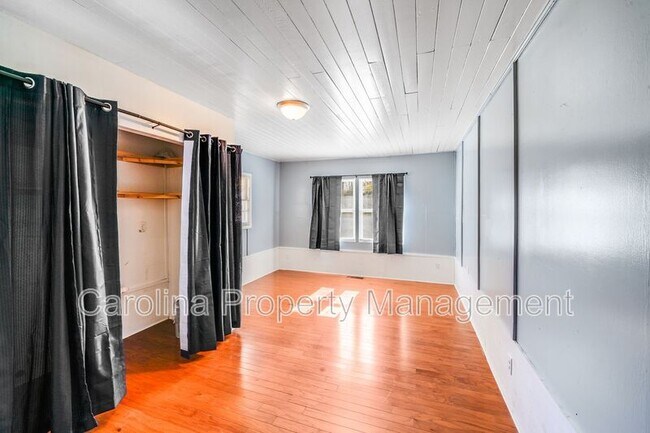 Photo - 5311 Princess St