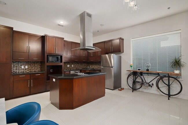 Photo - 1304 E Pineridge Ave