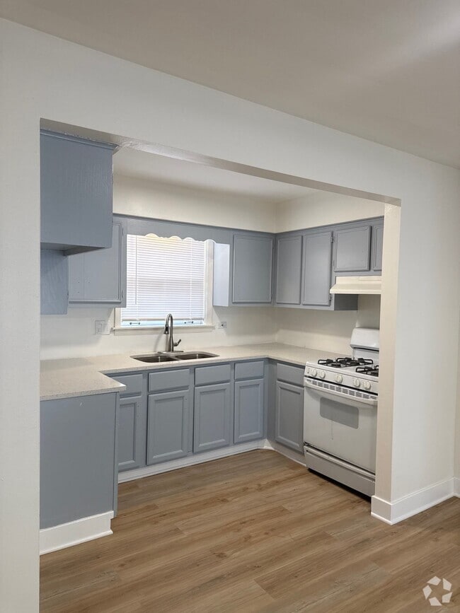 Building Photo - 17385 70th Ave Unit G Rental