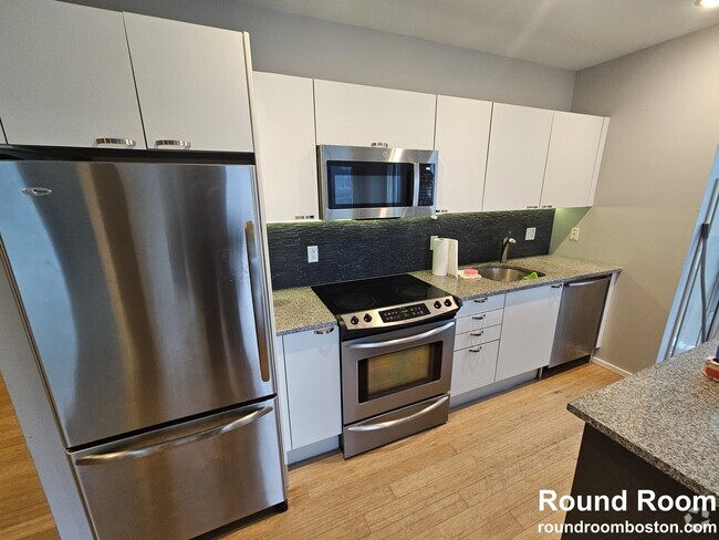 Building Photo - 2 Earhart St Unit 1003 Rental