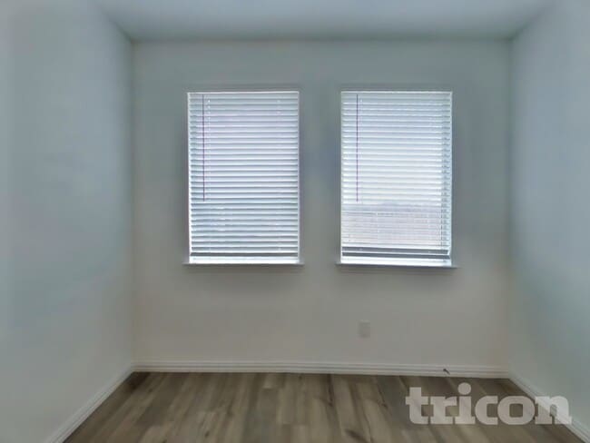 Photo - 5416 Montrose Dr