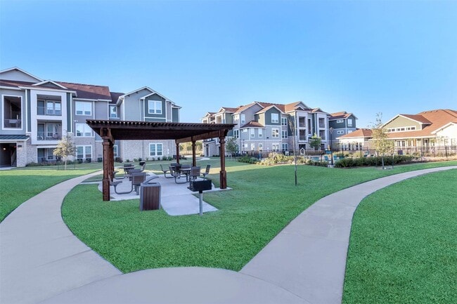 Photo - 4633 Campus Dr