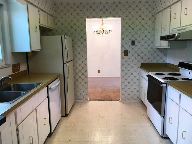 Photo - Spacious 3 Bed 2 Bath House Near CSU Campus!