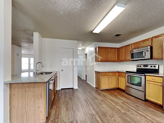 Photo - 5205 Bedfordshire Dr