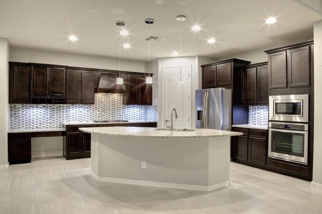 Building Photo - 3607 E Salter Dr