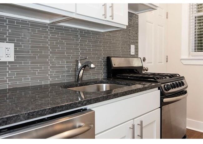 Photo - 646.5 W Roscoe St Unit 1N