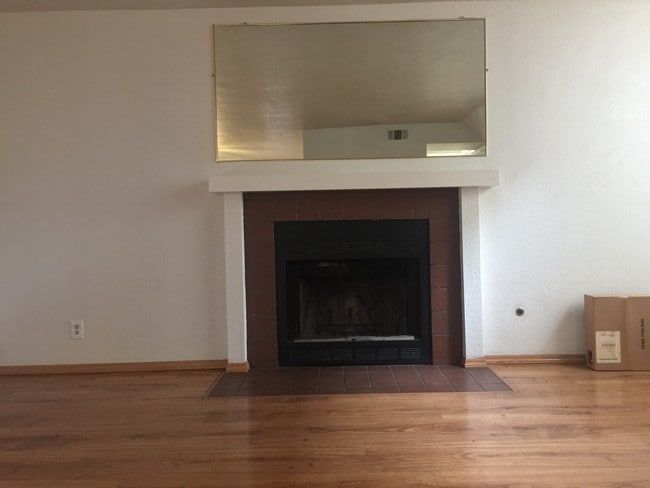 Photo - 5365 Yvette Way