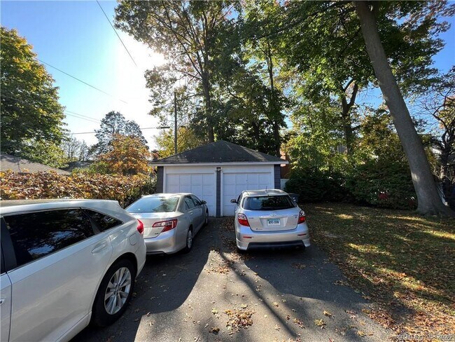 Photo - 953 West Blvd