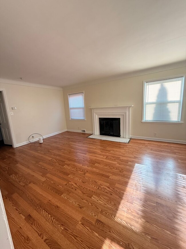 Photo - Beautiful 3 Bedroom!!!