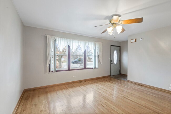 Photo - 933 Ridge Ave