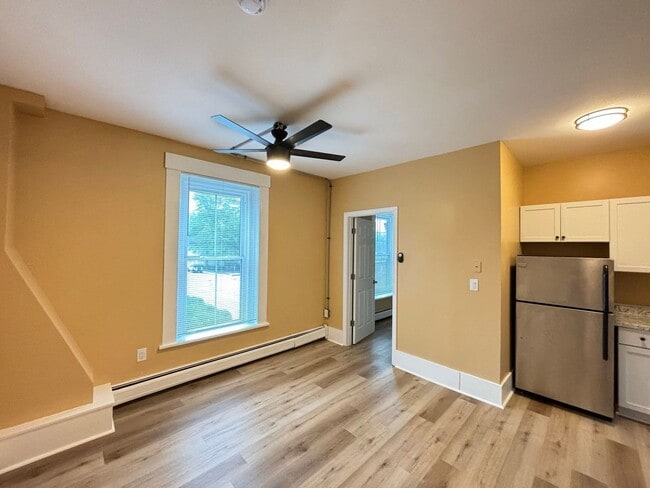 Photo - 46 Glass St Unit 2