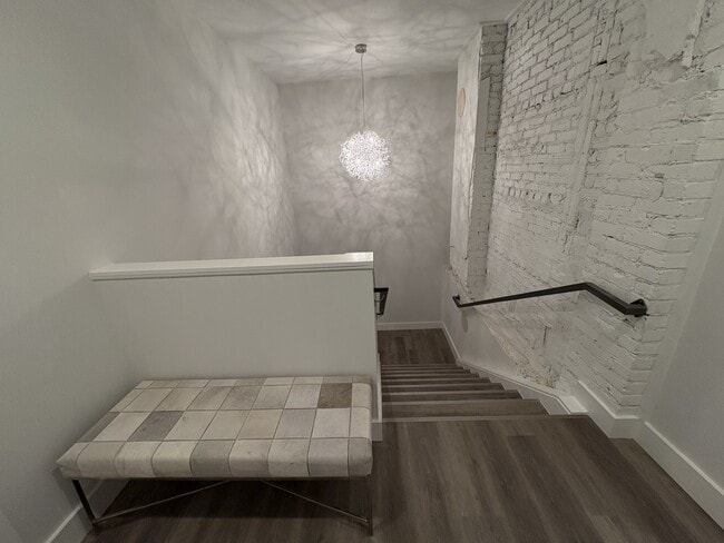 #3 | Entrada - 50 E McMicken Ave