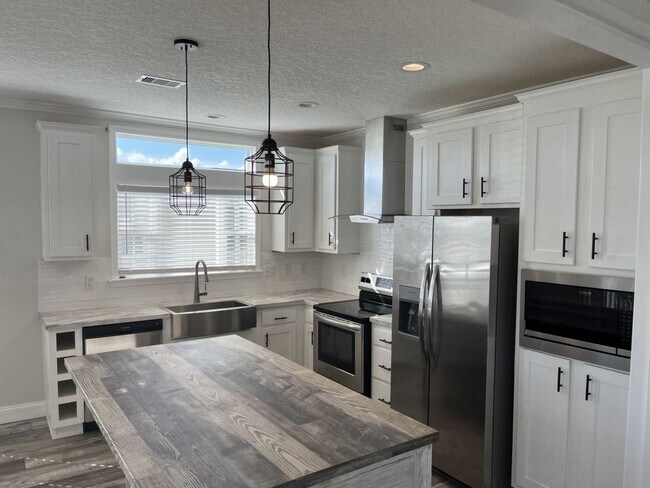 Photo - 336 Waddell St