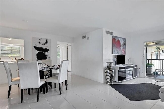 Photo - 4660 Ocean Blvd Unit Q2