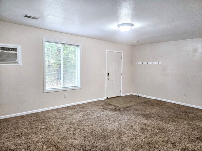 Photo - 3630 Douglas Ave Unidad 3630 Douglas Ave #1