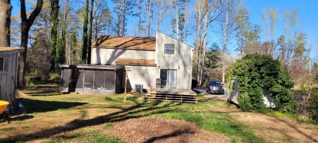 Photo - 720 Riddle Mill Rd