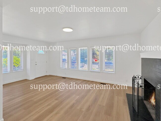 "Charming 3-Bed Home with 2 Baths in the Heart of Kent – 1,310 Sq Ft of Comfort!"