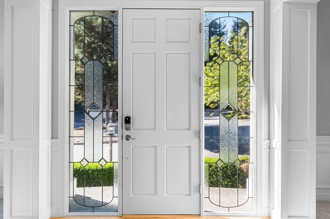 Photo - Luxury 4 bed 4 bath home in Lakemont, Bellevue