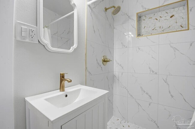 Photo - 522 S Edgewood Cir