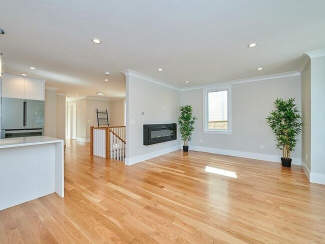 Building Photo - 66 Walden St Rental