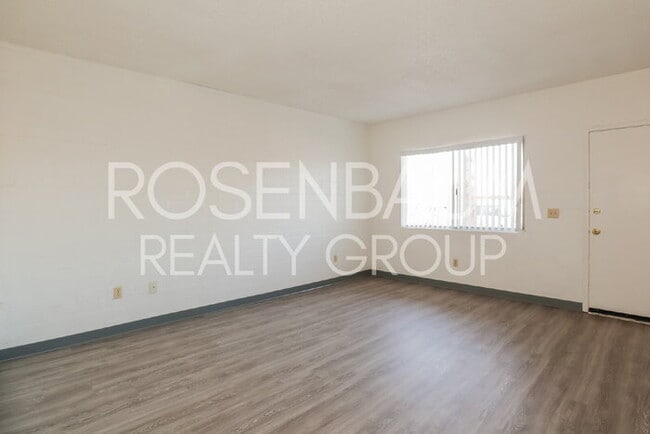 Photo - 1518 E Hedrick Dr Unidad T