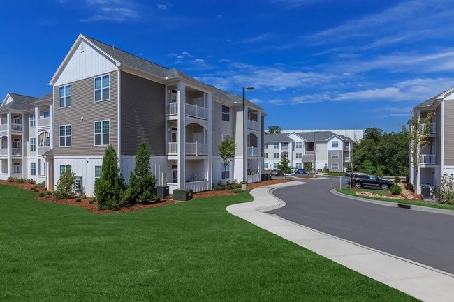 Riverstone Apartments at Long Shoals