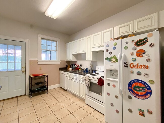 Photo - 1714 NW 3rd Pl