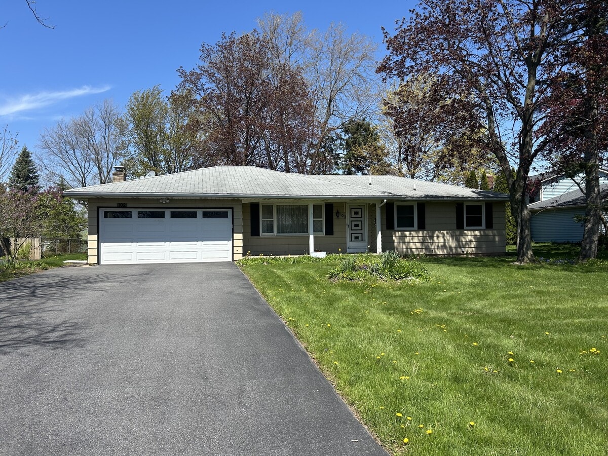 Photo - 102 Goethals Dr
