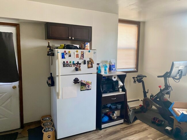 Kitchen - 4937 Hatfield St