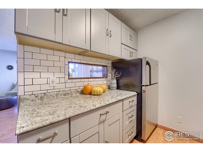 Kitchen - 3035 Oneal Pkwy Unit T37