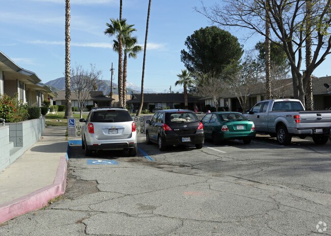 Photo - The Edgehill Apartments