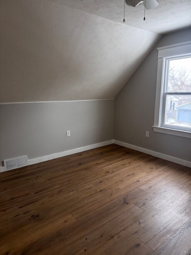 Photo - 3811 E 50th St