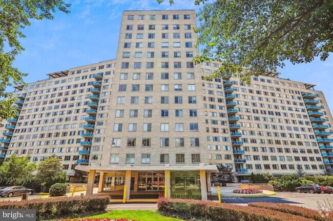 Building Photo - 10500 ROCKVILLE PIK Unit 818 Rental