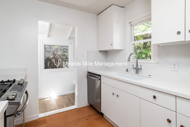 Photo - 2021 Fifth Ave Unidad 2021