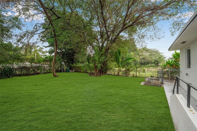 Photo - 1065 NW 50th St