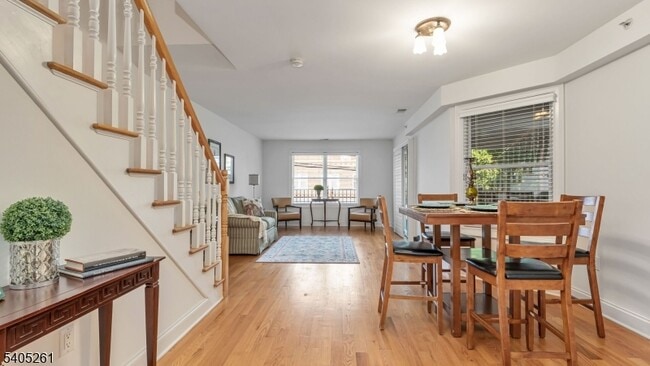 Photo - 112 N Broadway Unit C