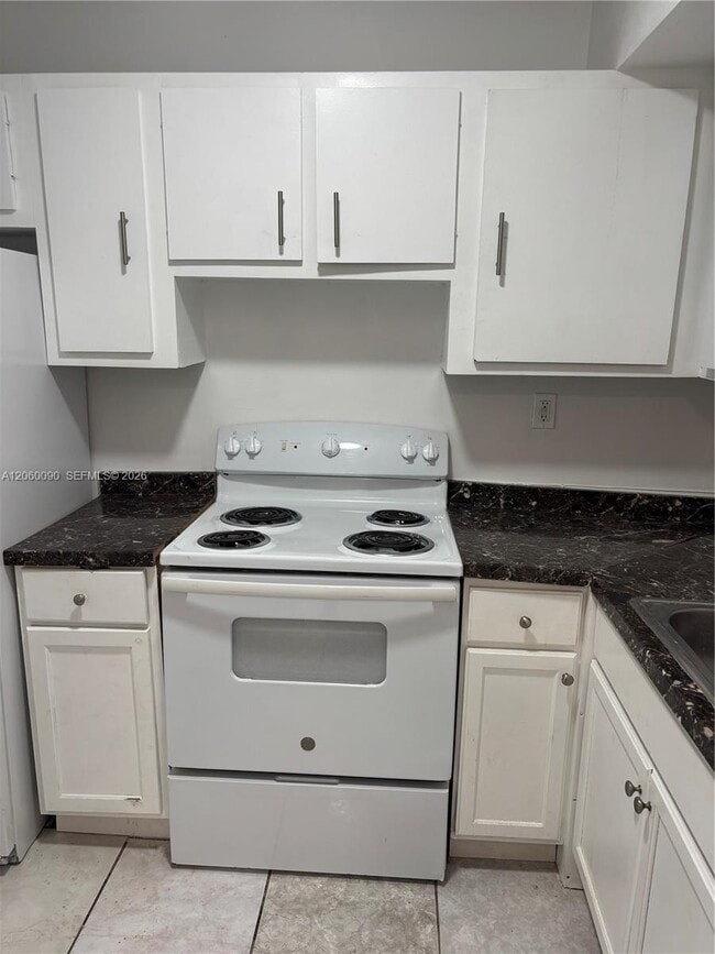 Building Photo - 3600 NW 21st St Unit 101