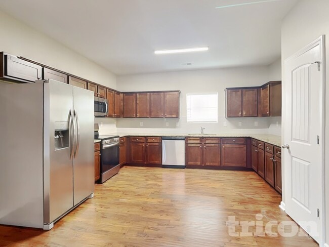 Photo - 165 Daisy Cir