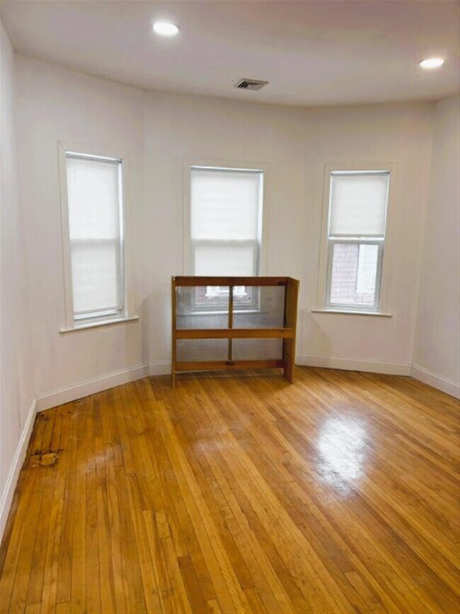 Photo - 14 Quincy St Unit 2