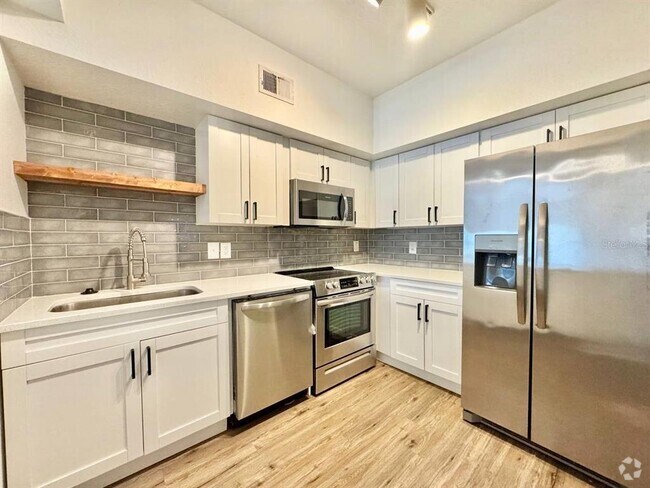Building Photo - 2402 W Azeele St Unit 439 Rental
