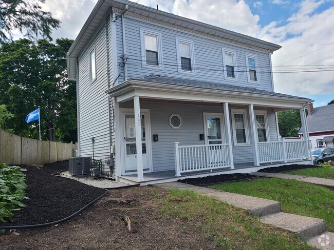 Building Photo - 123 Front St Unit 2 Rental